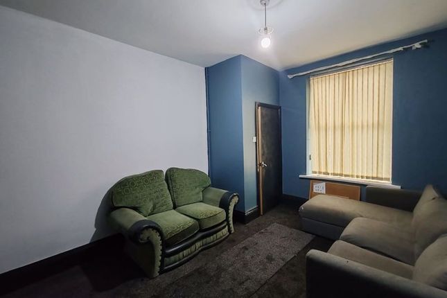 31, Lower Fitzwilliam Street, Huddersfield photo 3