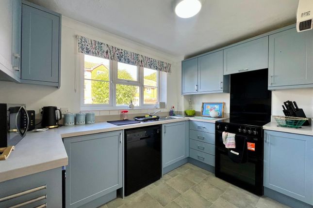 44, Lewes photo 2