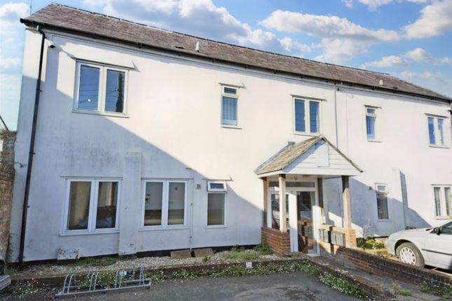 1-bed flat on White Hart Lane, Wellington, £845/mo