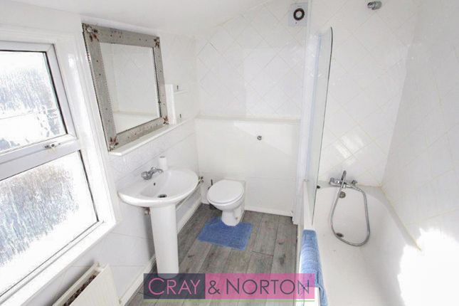 119, Whitehorse Lane, South Norwood, SE25 photo 3