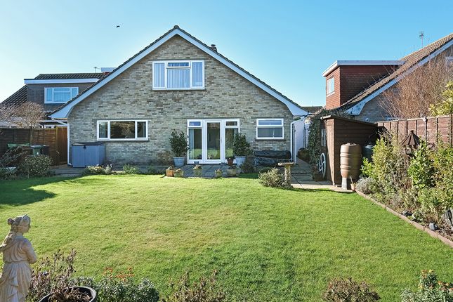 12, Viscount Drive, Pagham, Bognor Regis, West Sussex photo 2