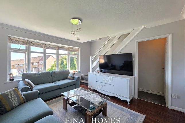 33, Tyron Way, Sidcup photo 3