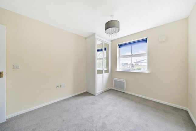 Flat to rent in Staines Road West, Sunbury On Thames