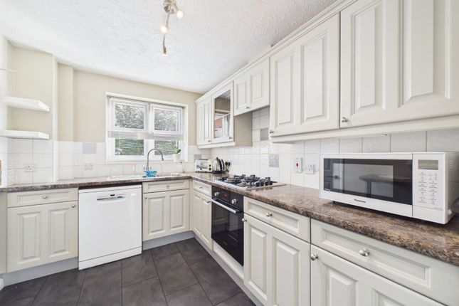 38, Moorhen Drive, Reading photo 3