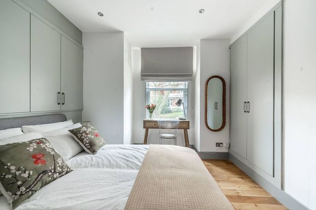 Flat to rent in Cremorne Mansions, Chelsea, London
