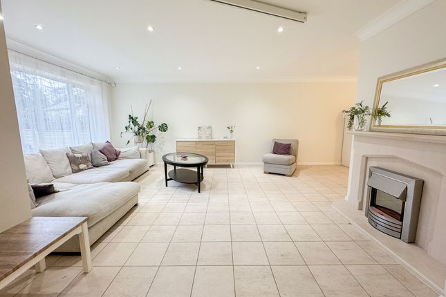 43, Woodpond Avenue, Hockley photo 3