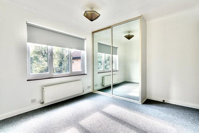 114, Peerless Drive, Harefield photo 4