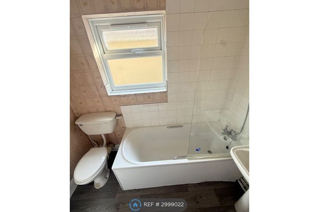 A Stanley St, Grimsby photo 3