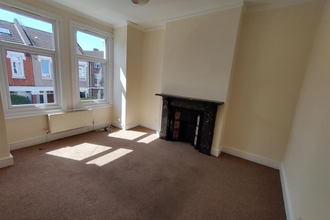 Flat for sale in Inglemere Road, Mitcham