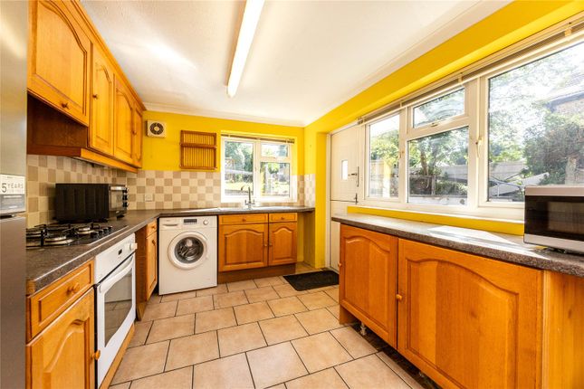 82, Sunnybank, Surrey photo 4