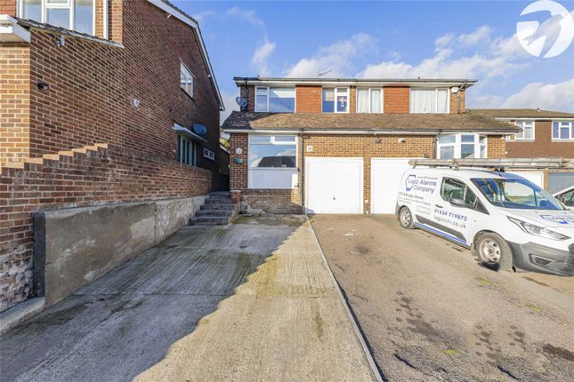 48, Charles Drive, Rochester photo 3