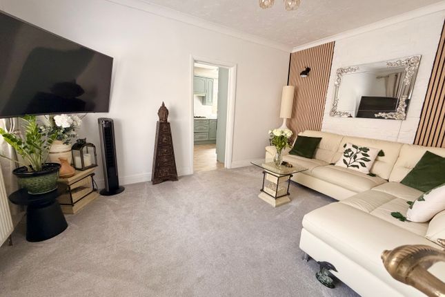 23, Philip Road, Rainham photo 2