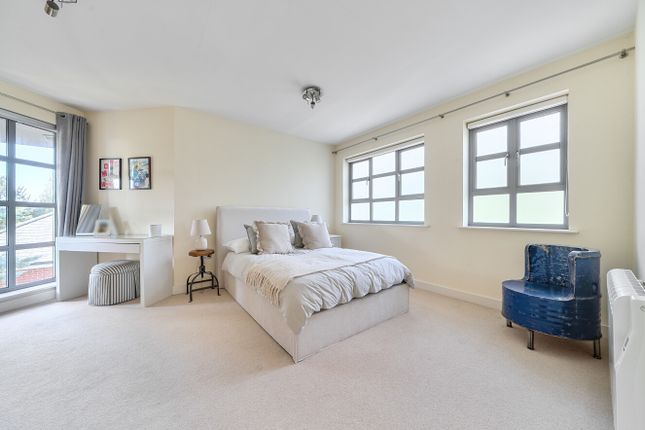 Apartment 7, Racquets,, Lankhills Road, Hampshire photo 4