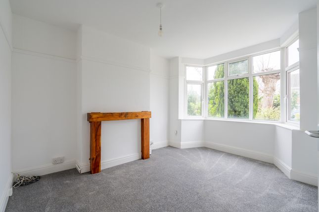 6, Stainburn Avenue, Worcester photo 2