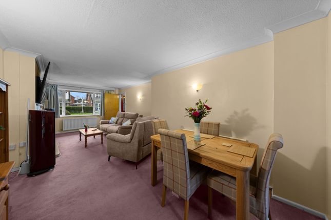 42 Parkland Close, Warrington photo 3