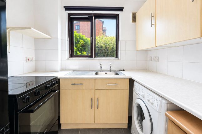 Flat 18, Rowallan Court,, Cumberland Place, London photo 3