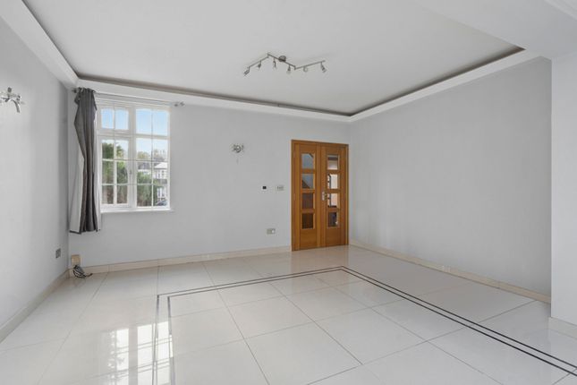 1, Birchen Grove, Kingsbury photo 5