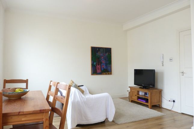 Thumbnail Flat to rent in Great Western Road, London