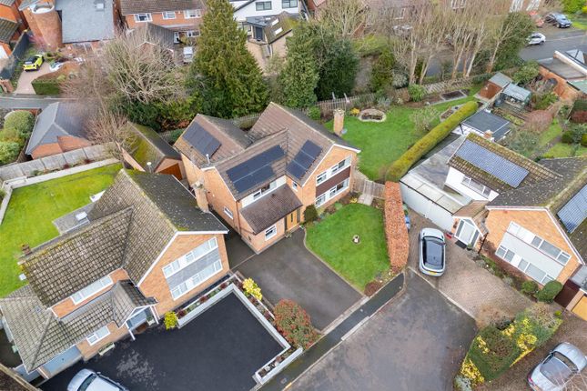 8, Fairfax Close, Warwick photo 3
