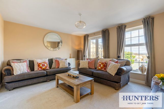 26, Far Highfield Close, Bradford photo 4