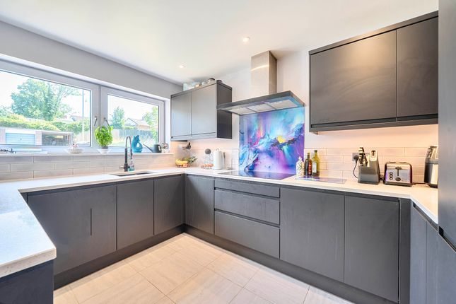 10 Ashurst Close, Winchester photo 2