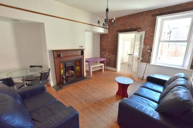 14 Ashleigh Grove, Newcastle upon Tyne photo 3