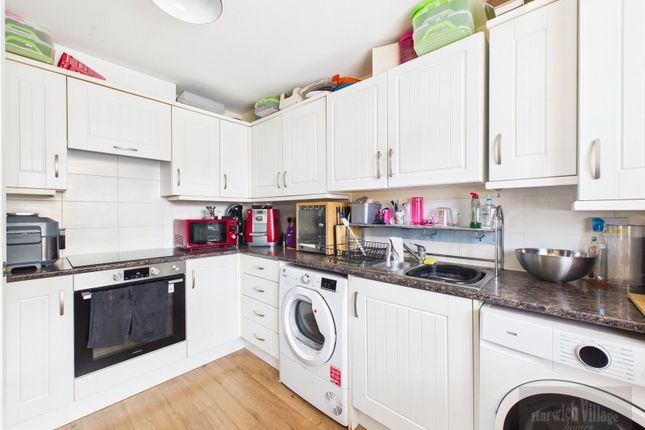121, Heron Way, Essex photo 4