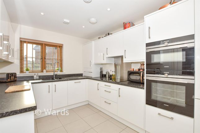 8, Primrose Close, Marden photo 3