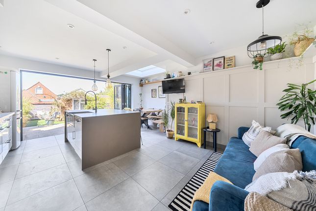 23, Lyefield Road West, Cheltenham photo 4