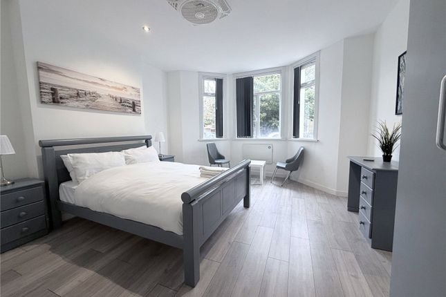 1-bed flat on Flat 1, 4, St Pauls Road, London, £1,450/mo