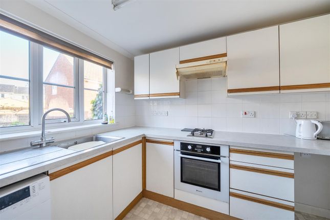 12, Berkeley Court, Bridport photo 3