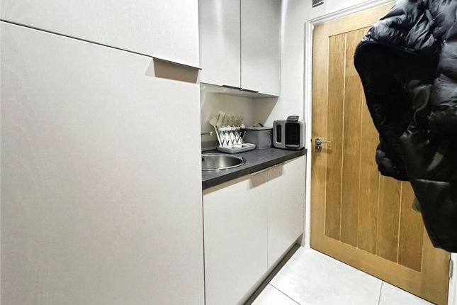 17A,, Windmill Street, Bushey photo 4