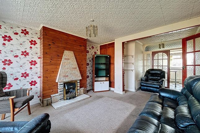 4, Thearne Lane, Beverley photo 2