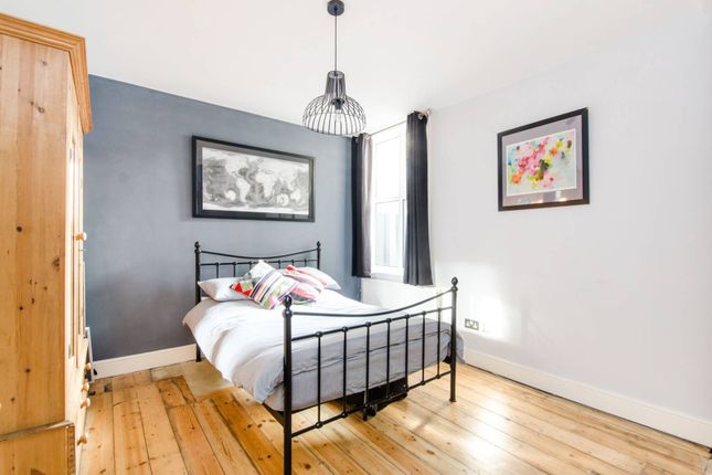 Thumbnail Flat to rent in Penistone Road, Streatham Common, London