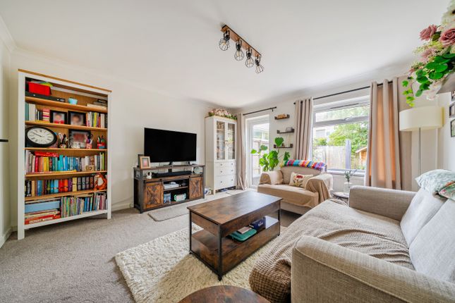 23, Pytchley Close, Fareham photo 2