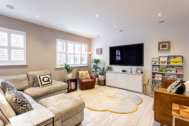Thumbnail Town house to rent in Chapman Square, London