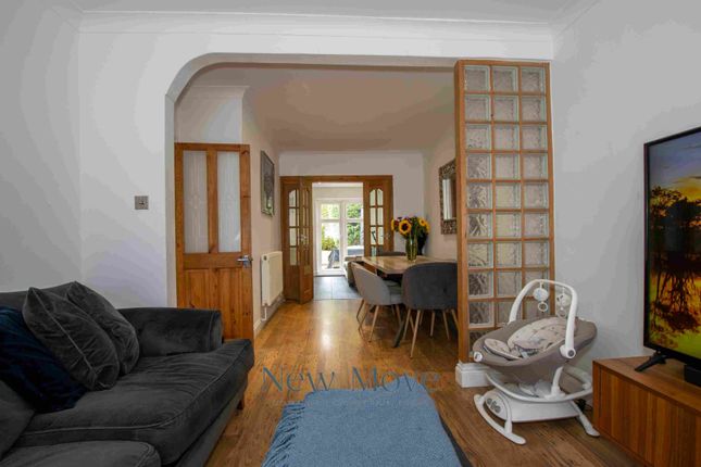 112 Foxon Lane, CATERHAM photo 3