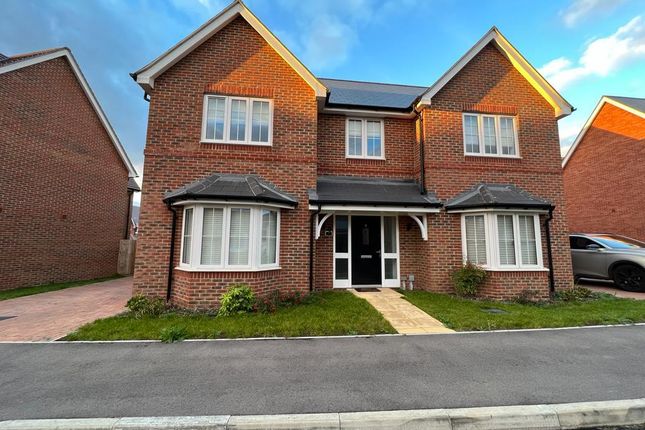 Detached house to rent in Broad Lays, Benson, Wallingford