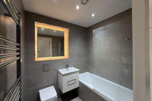 Flat 21, Leat House, Newbury photo 5