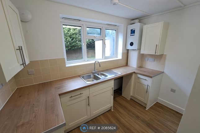 Thumbnail Flat to rent in Bargates, Whitchurch