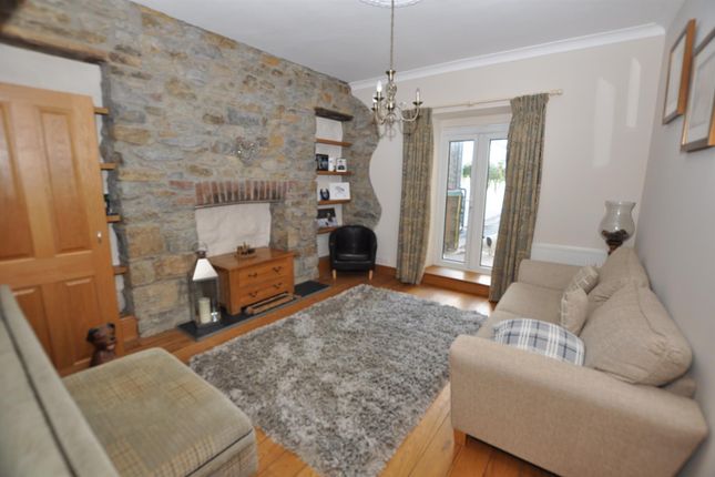 Ty'r Crydd, 3, St. John Street, Whitland photo 3