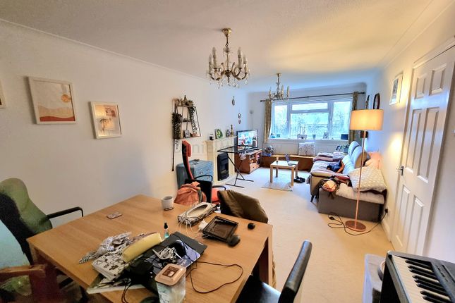 Flat for sale in Forest Oak Close, Cardiff