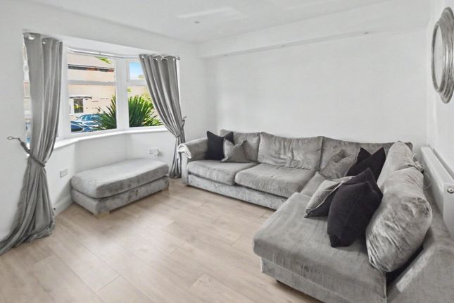 24, Penrith Grove, West Yorkshire photo 2