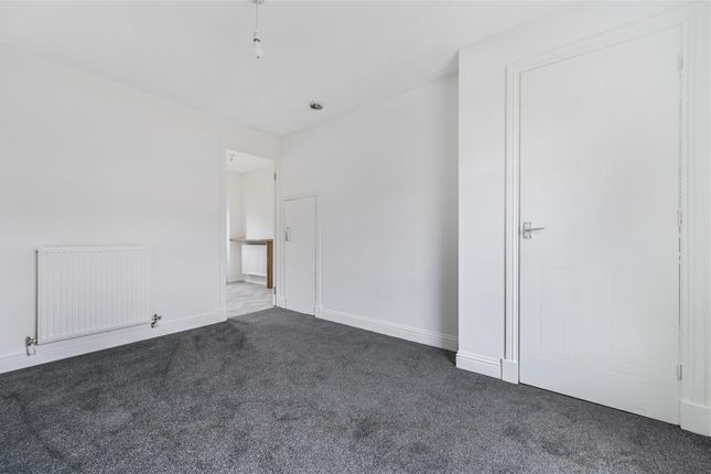 15, Murray Crescent, Wishaw photo 4