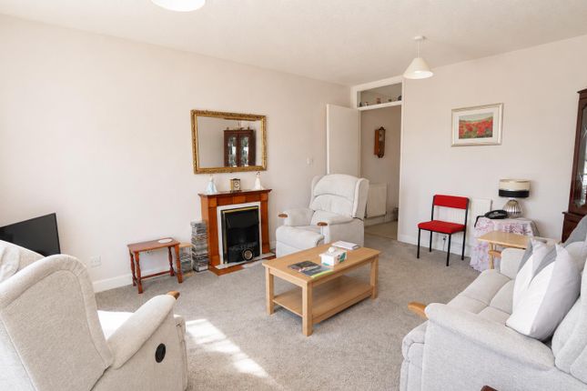 3, Highdale Croft, Bradford photo 3