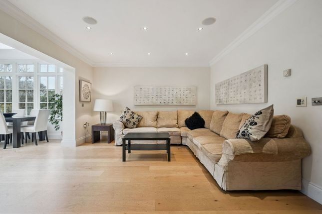 18, Woodfield Avenue, Northwood photo 4