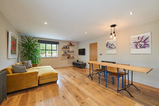 25A, Moor Green, Neston photo 3