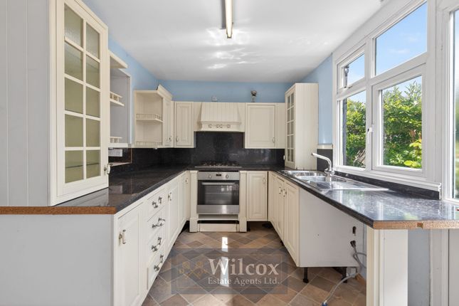 14 Montrose Avenue, Bolton photo 3