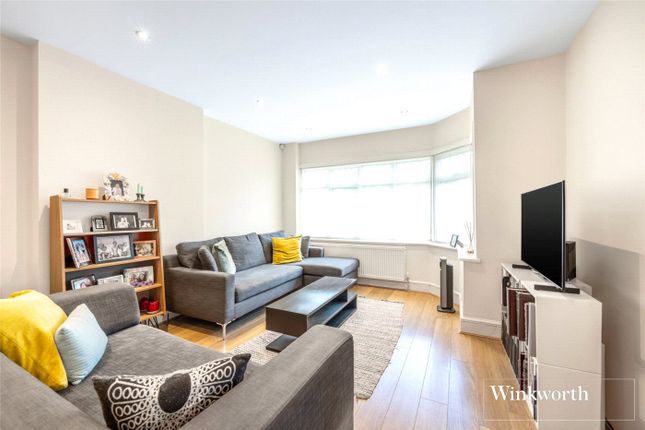 56, Sandringham Gardens, North Finchley photo 3