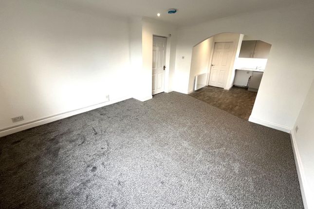 Flat to rent in The Lane, Alwoodley, Leeds